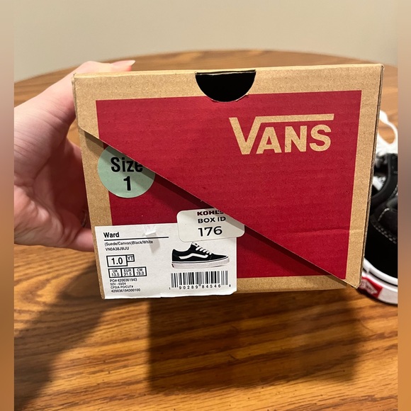 VANS BRAND NEW Youth Size 1 - Picture 6 of 7